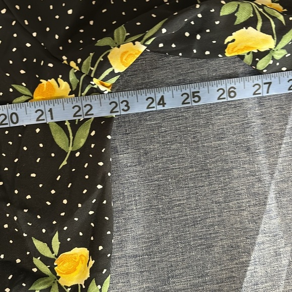 Boohoo Women’s Size 14 Yellow Floral Shrug - Picture 4 of 7